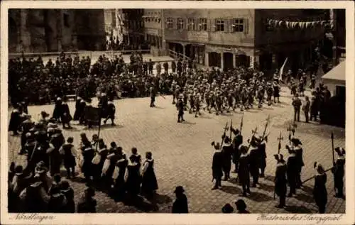 Ak Nördlingen in Schwaben, historisches Tanzspiel, historische Tracht