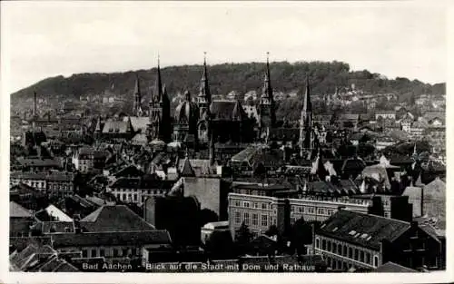 Ak Aachen in Nordrhein Westfalen, Blick auf die Stadt mit Dom und Rathaus