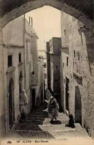 Ak Algier Alger Algerien, Blick in die Rue Benali, Anwohnerinnen