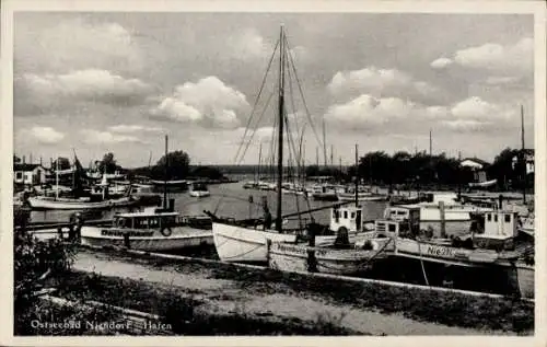 Ak Ostseebad Niendorf Timmendorfer Strand, Hafen, Boote