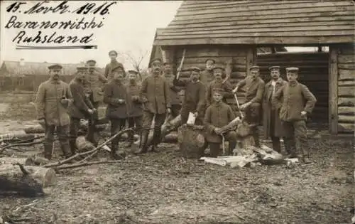 Foto Ak Baranawitschy Baranowitschi Weißrussland, Deutsche Soldaten, Winterfeldzug 1916