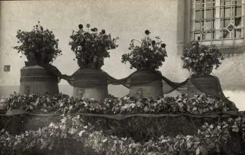 Foto Ak Ravensburg in Württemberg Oberschwaben, Blumen, Glocken