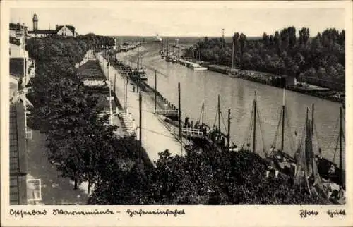 Ak Ostseebad Warnemünde Rostock, Hafeneinfahrt