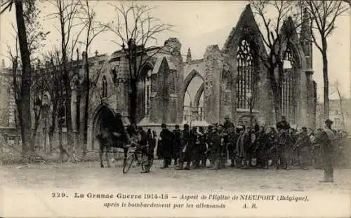 Ak Nieuport Nieuport Westflandern, Aspeet de l'Eglise nach dem Bombenanschlag