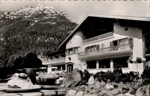 Ak Garmisch Partenkirchen in Oberbayern, Berggasthof Almhütte, Karwendel, Zugspitzgruppe