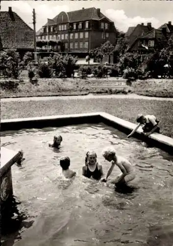 Ak Oldenburg in Holstein, Anlagen, Brunnen, Kinder