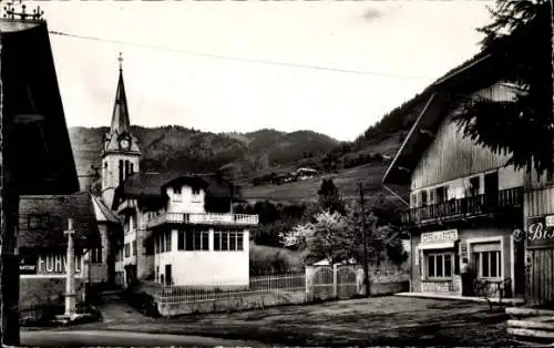 Ak Praz sur Arly Haute Savoie, Teilansicht, Kirchturm, Geschäft, Cafe de la Poste