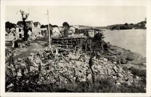 Ak Conflans Ende der Oise, Quai de end d’Oise am Fuße der Pont de Saint Germain, Zerstörung