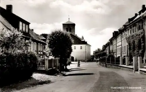 Ak Teuschnitz im Frankenwald, Straßenansicht, Kirche