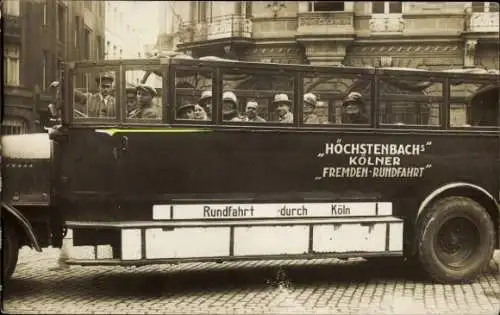 Foto Ak Köln am Rhein, Höchstenbachs Kölner Fremden Rundfahrt, Bus, Passagiere