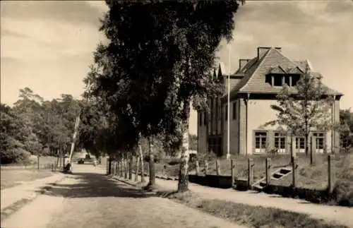 Ak Ostseebad Ückeritz auf Usedom, Strandstraße, Schule