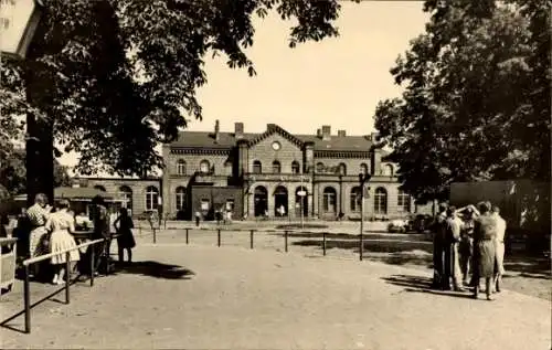 Ak Königs Wusterhausen in Brandenburg, Bahnhof, Straßenseite