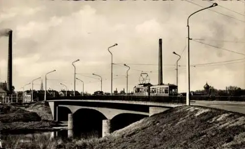 Ak Zwickau in Sachsen, Schedewitzer Brücke, Straßenbahn