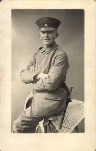 Foto Ak Deutscher Soldat in Uniform, Porträt, Kaiserzeit