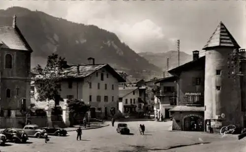 Ak Megève Haute Savoie, Place de l'Eglise et Rochebrune