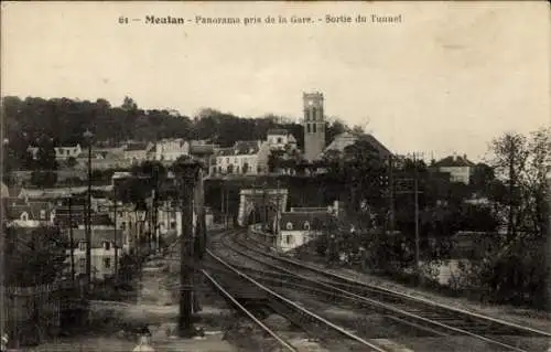 Ak Meulan und Yvelines, Panorama vom Bahnhof aus, Ausgang aus dem Tunnel