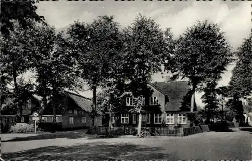 Ak Nieblum auf der Insel Föhr Nordfriesland, Dorfstraße, Wohnhäuser