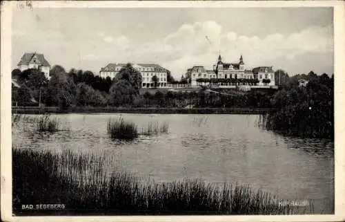 Ak Bad Segeberg, Blick über den See auf das Kurhaus