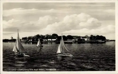 Ak Lemkenhafen Insel Fehmarn, Segelboote vor der Küste