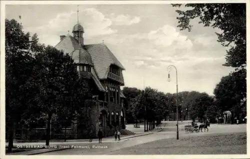 Ak Burg auf der Insel Fehmarn, Rathaus, Kutsche