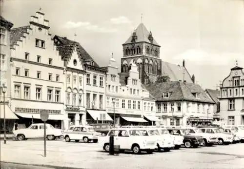 Ak Hansestadt Greifswald, Platz der Freundschaft, Autos