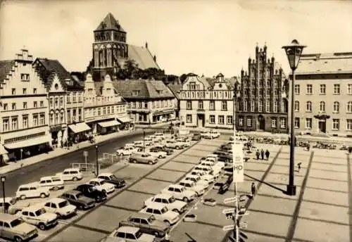 Ak Hansestadt Greifswald, Platz der Freundschaft, Autos