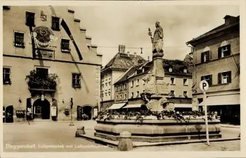 Ak Deggendorf im Bayerischen Wald Niederbayern, Luitpoldplatz, Luitpoldbrunnen