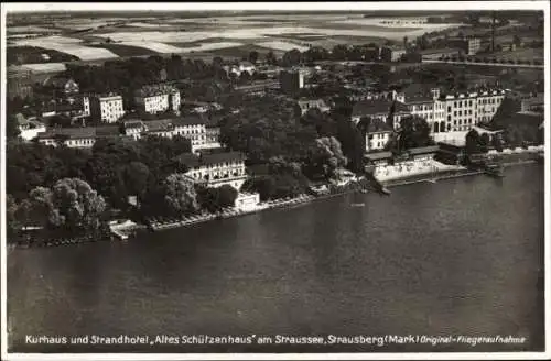 Ak Strausberg in der Mark, Straussee, Kurhaus Altes Schützenhaus, Fliegeraufnahme