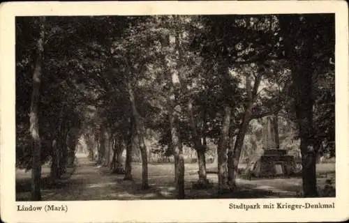 Ak Lindow in der Mark, Stadtpark, Krieger-Denkmal