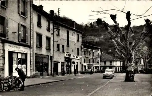 Ak Givors Rhône, Place Henri Barbusse, Wahrnehmung von Givors Ville, Radio Philips