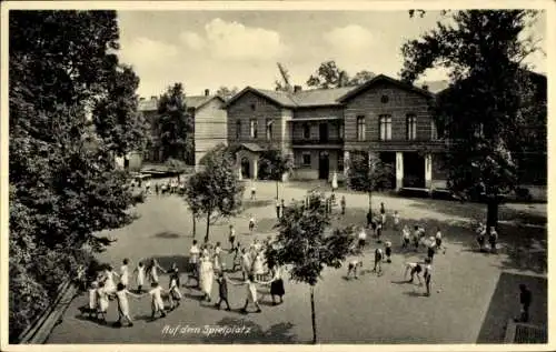 Ak Salzelmen Schönebeck an der Elbe, Kaiserin Augusta Kinderheilanstalt I, Spielplatz