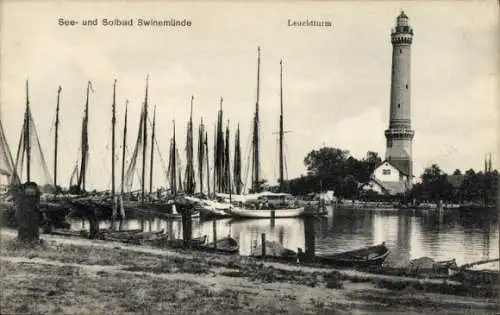 Ak Świnoujście Swinemünde Pommern, Leuchtturm, Boote