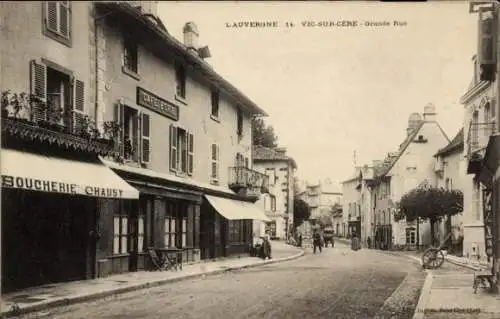 Ak Vic sur Cère Cantal, Grande Rue, Boucherie Chausy