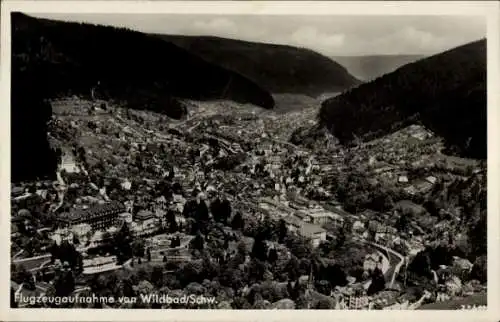Ak Bad Wildbad Schwarzwald, Fliegeraufnahme mit Gesamtblick