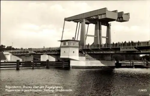 Ak Stralsund, Rügendamm, Brücke über den Ziegelgraben, Klappbrücke