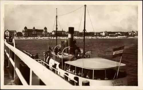 Ak Seebad Binz auf Rügen, Kurhaus, Kaiserhof, Blick von der Brücke