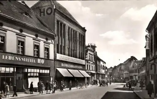 Ak Burg bei Magdeburg, Platz der Weltjugend, Lebensmittel HO, Handelsorganisation