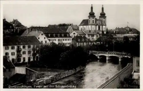 Ak Donaueschingen im Schwarzwald, Schützenbrücke, Kirche