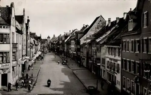 Ak Villingen im Schwarzwald, Niedere und Obere Straße, Apotheke, Gasthof