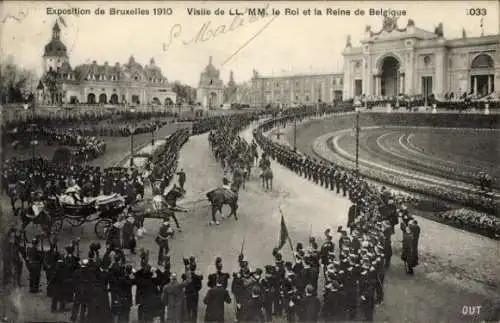 CPA Bruxelles Brüssel, Exposition 1910, Visite de LL. MM. le Roi et la Reine de Belgique