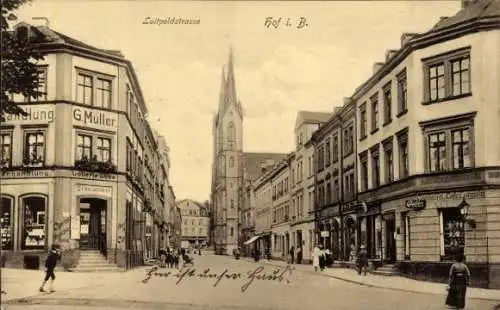 Ak Hof a.d. Saale Oberfranken Bayern, Luitpoldstraße, Kirche, Geschäftshaus G. Müller, Cafe Luitpold