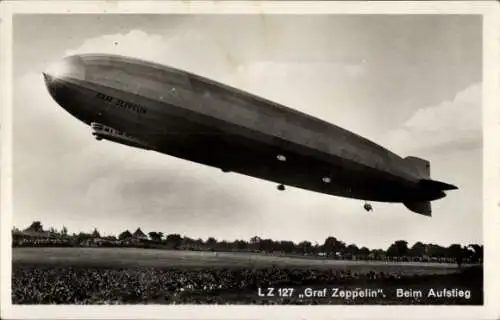 Ak Luftschiff LZ 127 Graf Zeppelin beim Aufstieg