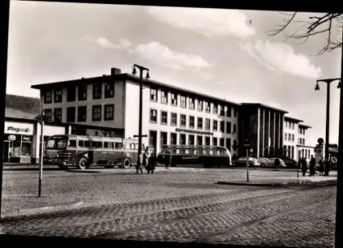 Ak Trier in Rheinland Pfalz, Hauptbahnhof, Busse