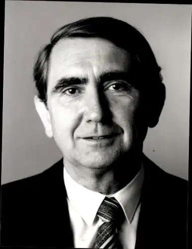 Ak Politiker Horst Milde, Oberbürgermeister der Stadt Oldenburg, Portrait, Autogramm