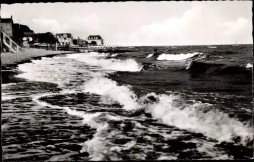 Foto Ak Nordseebad Wyk auf Föhr, Strand, Brandung