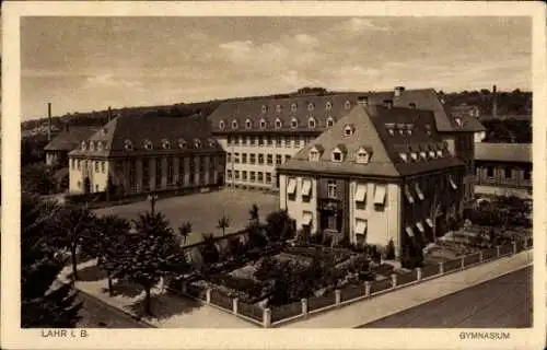 Ak Lahr im Schwarzwald, Gymnasium m. Garten, Straßenansicht