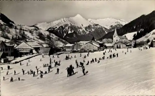 Ak Les Gets Haute Savoie, L'Eglise et les Pistes de Ski