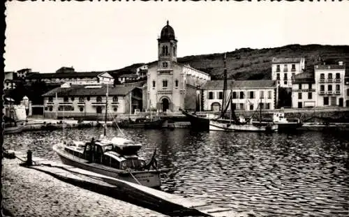 Ak Port Vendres Pyrénées Orientales, Petit Port, Eglise