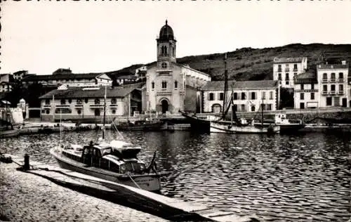 Ak Port Vendres Pyrénées Orientales, Petit Port, Eglise