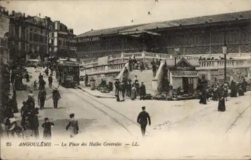 Ak Angoulême Charente, Place des Halles Centrales